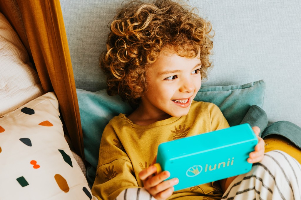 La Fabbrica delle Storie raccontastorie per bambini 6 anni