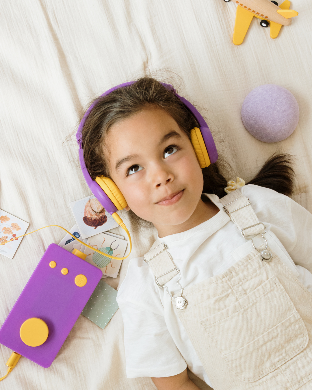 fille qui écoute fabrique à histoires lunii